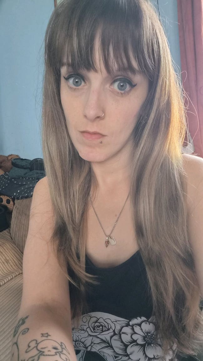 My partner, myself & our 2 girls 👩🏼🧔🏻‍♂️🐈🐈‍⬛ Main Photo