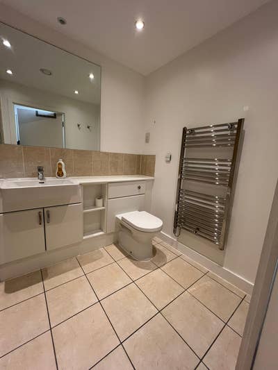 **Spacious Double Room Available in 2-Bed Flat Main Photo