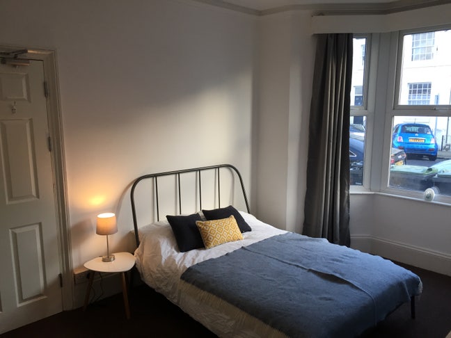 Double Room - Stylish House - Central  Gravesend Main Photo