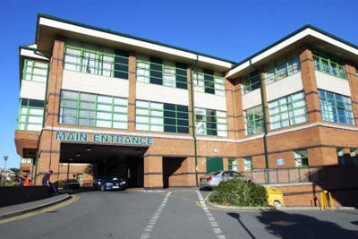 👉First Flr Ensuite Room | 7min Walk to Station 🚆 Main Photo