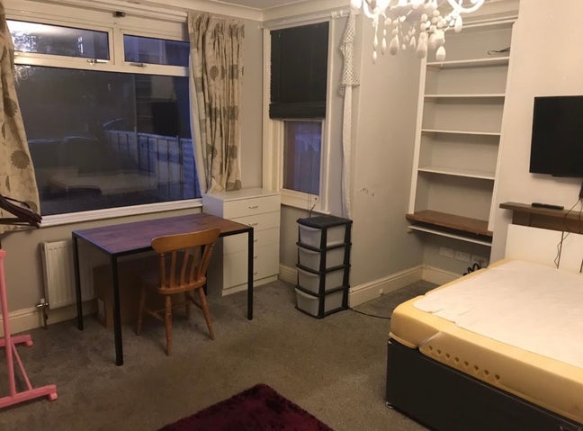 Very large double in Taunton Main Photo