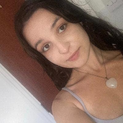 Professional Female seeks a double room Main Photo