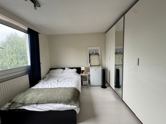 Spacious and bright double room in Holland Park Main Photo