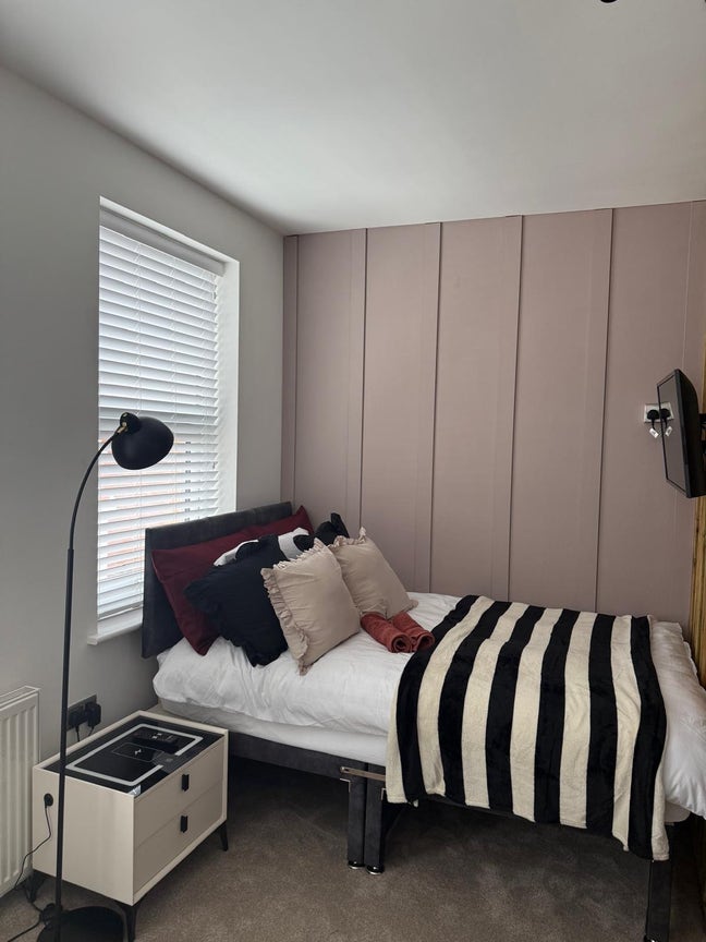 🏡 Stylish Furnished Room with Private Kitchenette Main Photo