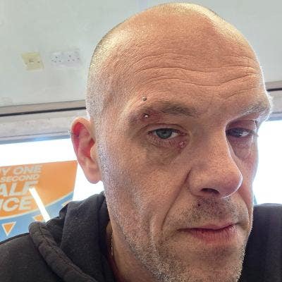 42 year old Male seeks a double room Main Photo