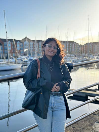 Hi, I’m Manasi, currently living in London ... Main Photo