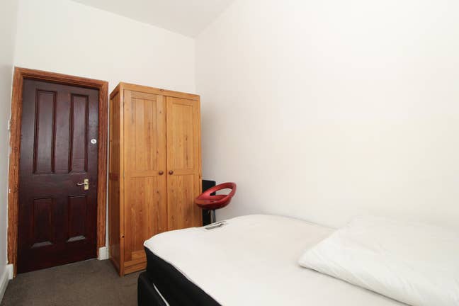 Room to Rent in Sunny Rounday Main Photo