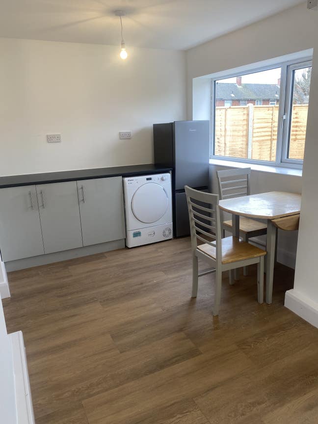 Double rooms with en-suite, bills included Main Photo