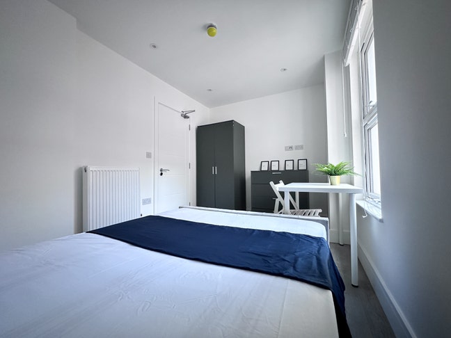 Double Room Quiet and Clean Flat 10 Mins to Tube Main Photo