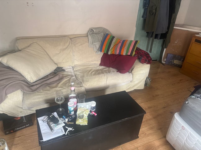 Fully furnished double room in friendly flat share Main Photo