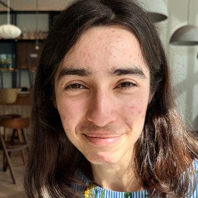 Professional Female seeks a double room Main Photo