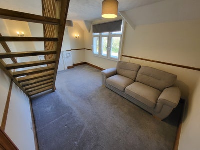 2 bed 1st floor flat with secure parking & e/gates Main Photo