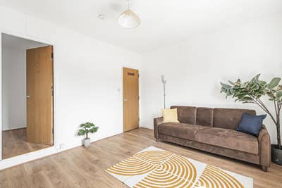 3 Bedroom Flat Available - New Cross Main Photo