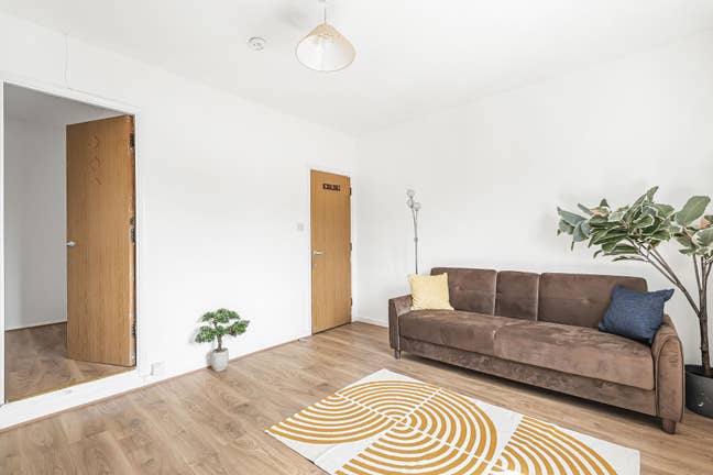 3 Bedroom Flat Available - New Cross Main Photo