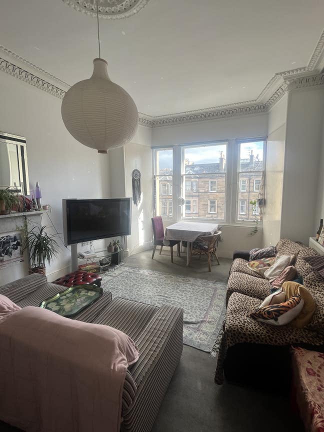 Lovely leith room to let  Main Photo