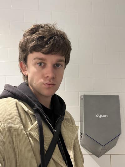 Looking to buddy up to find a place  Main Photo