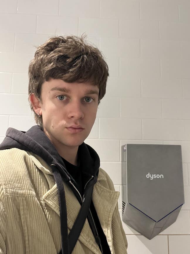 Looking to buddy up to find a place  Main Photo