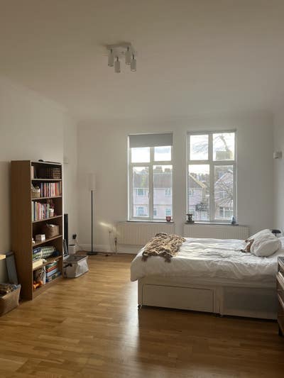 Large Bright Room In Golders Green Main Photo