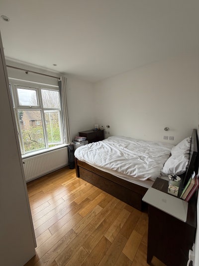 Sunny & Bright Room | 5 Min to Kilburn Station✨ Main Photo