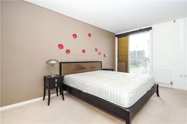 Have Your Own Balcony! North Greenwich Living🌊  Main Photo