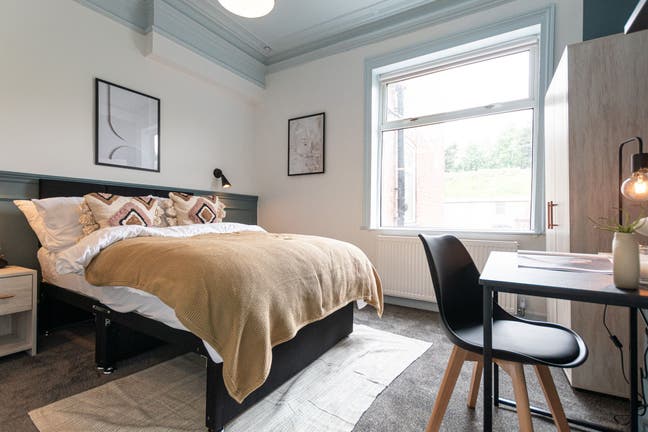 🏡 Stylish Room in Radcliffe – Bills Included 🛏️✨ Main Photo