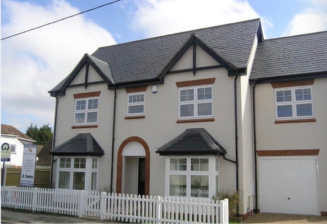 4 Bedroom Detached Property in Rough Common Road Main Photo