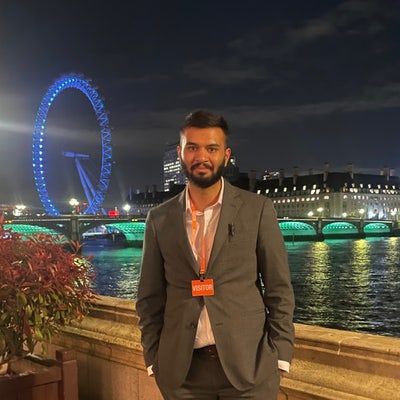 Moving to London, Looking to Live Main Photo