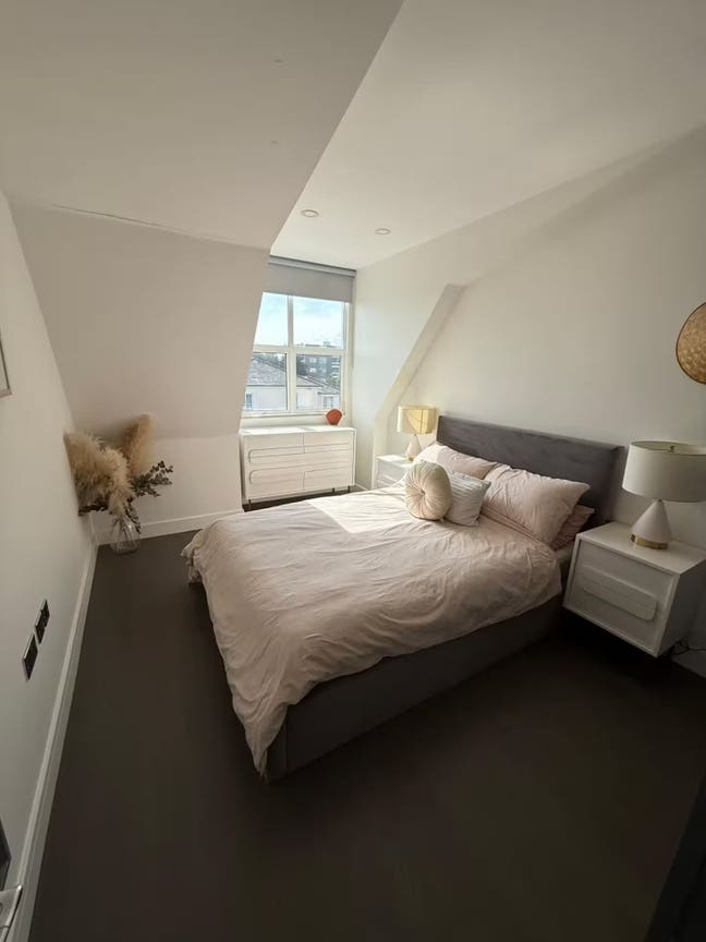 Stunning Apartment (Short Term) Main Photo