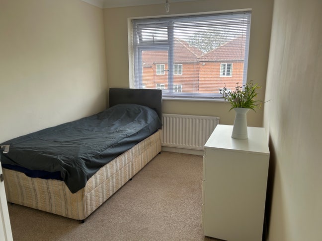 Single Room Main Photo