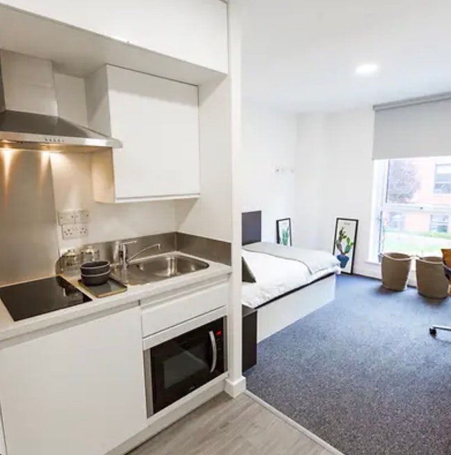 Studio to rent Main Photo