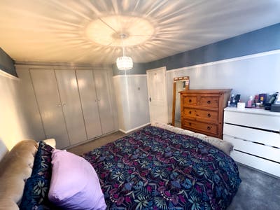 Large Double Room Available Main Photo
