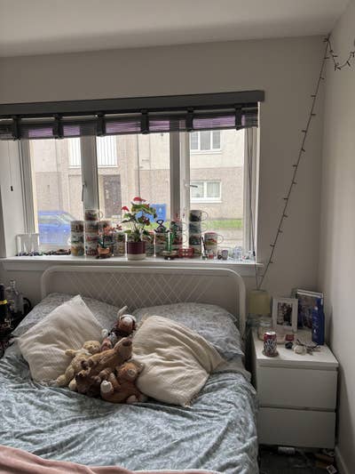 Refurbished flat by river and QEU hospital Main Photo