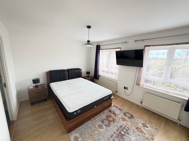 Comfortable Kingsize En-suite Room Main Photo