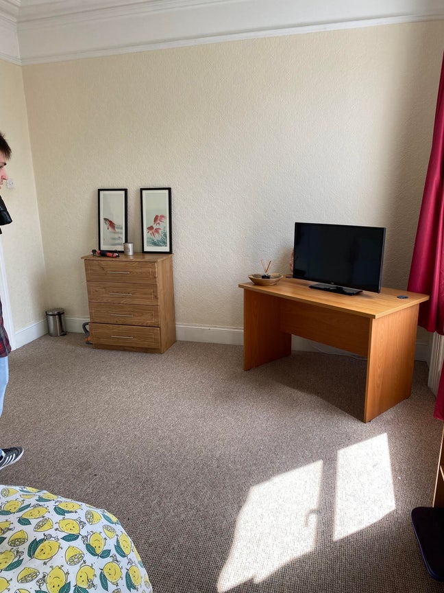 1x Room Available - Young Professionals Household  Main Photo