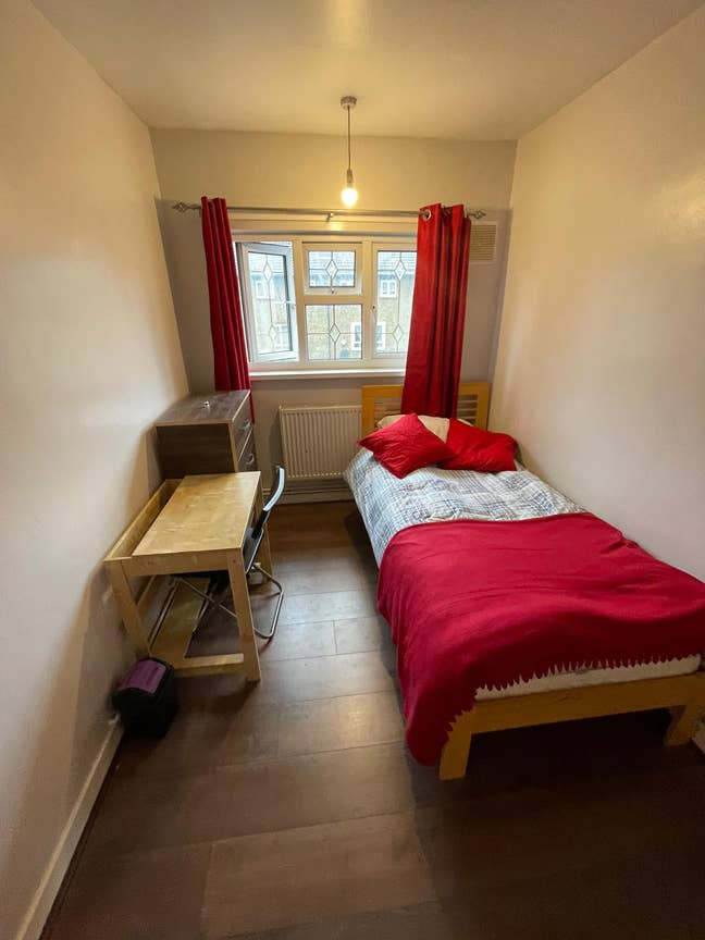 ☘️ Single Room Near Poplar Main Photo