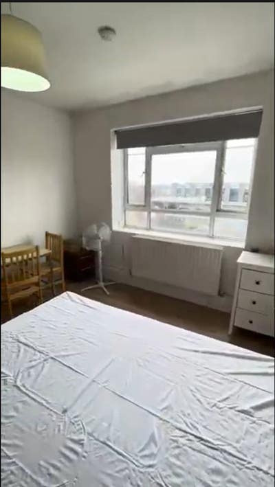 Bright Spacious Room – White City / Imperial Main Photo