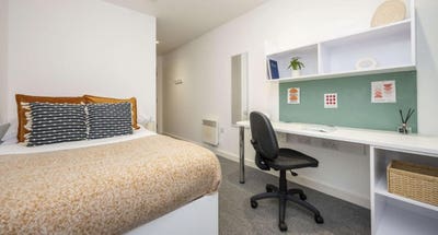 Accomidation En-suite Takeover  Main Photo