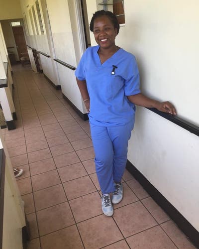 Professional Female seeks a single or double room Main Photo