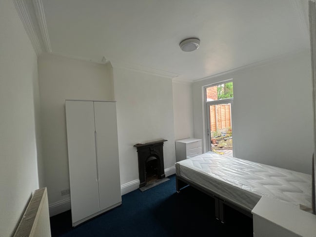 Erdington High Street Bill Inc! Large rooms! Main Photo