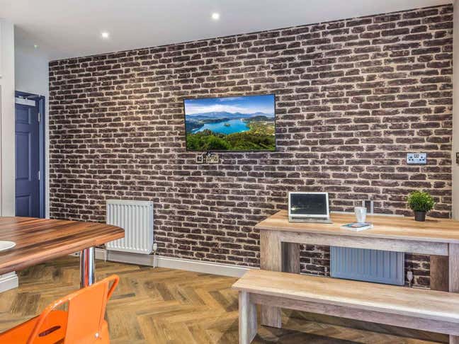 ⚡​Commuter Gold: 2 All-Inclusive Rooms here🚆 Main Photo