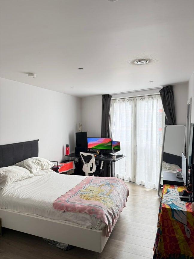 Large En-Suite Room | Hackney Wick | &pound;1,300 pcm  Main Photo
