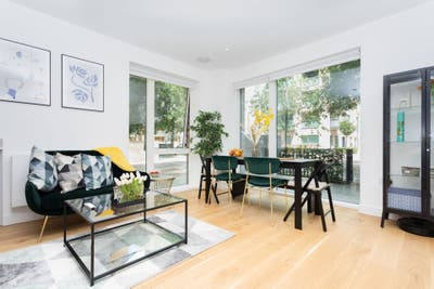 🌳Lovely Modern Double Room North Greenwich 🌟🏡 Main Photo