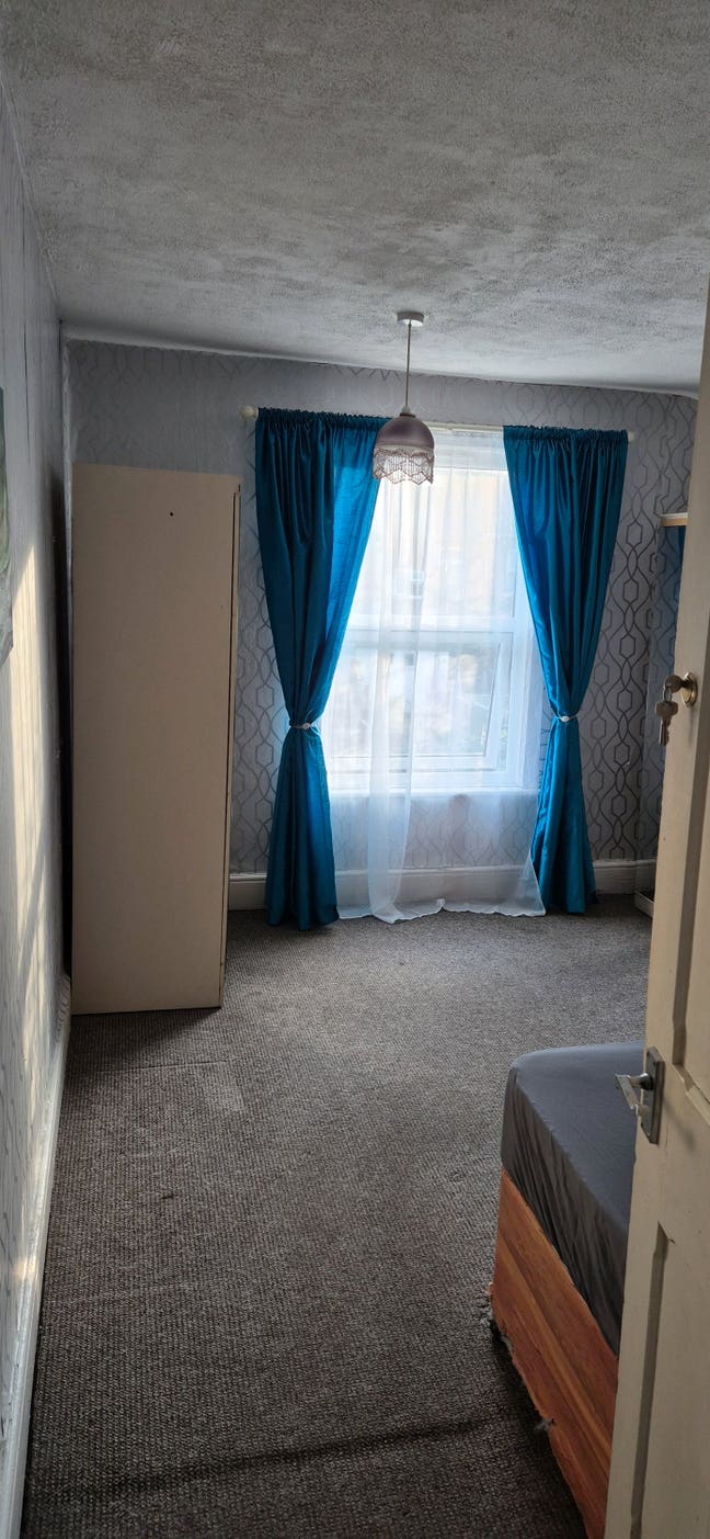 Room for rent Main Photo