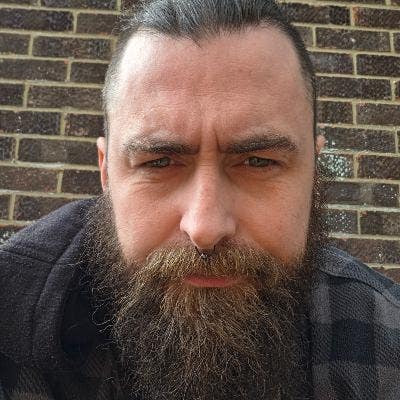 Professional Male seeks a double room Main Photo