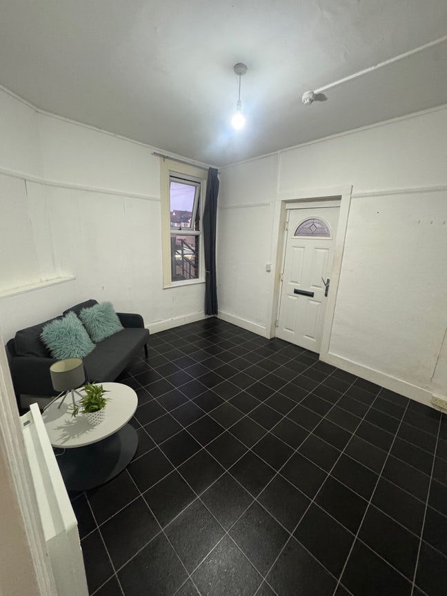 Double Bedroom Bills Included Westcliff  Main Photo