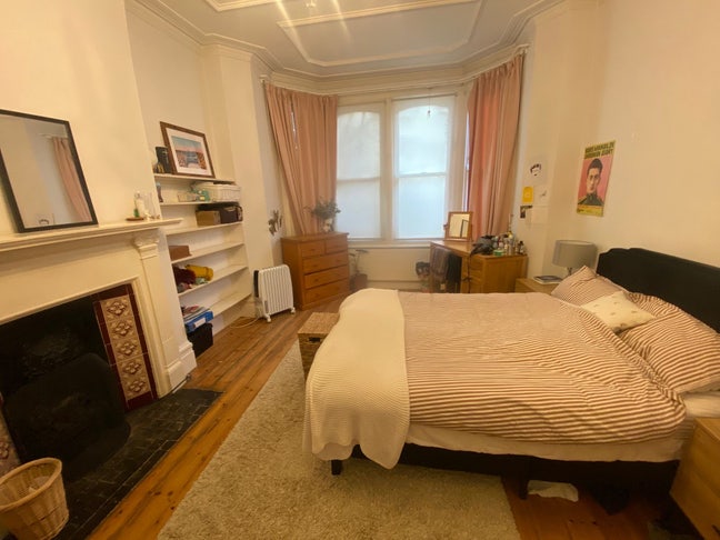 Large double room available in Ealing Common  Main Photo