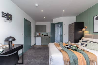 Stylish Ensuite Rooms | Studio Options | Bills Inc Main Photo