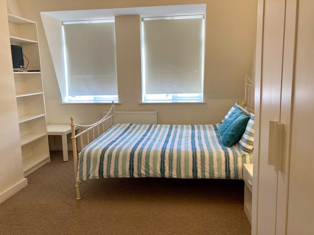 Lovely Ensuite Room! Available NOW!  Main Photo