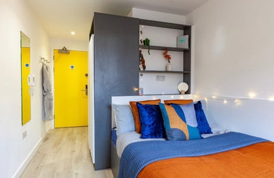 Ensuite Room – No Deposit + Half Rent This Month Main Photo