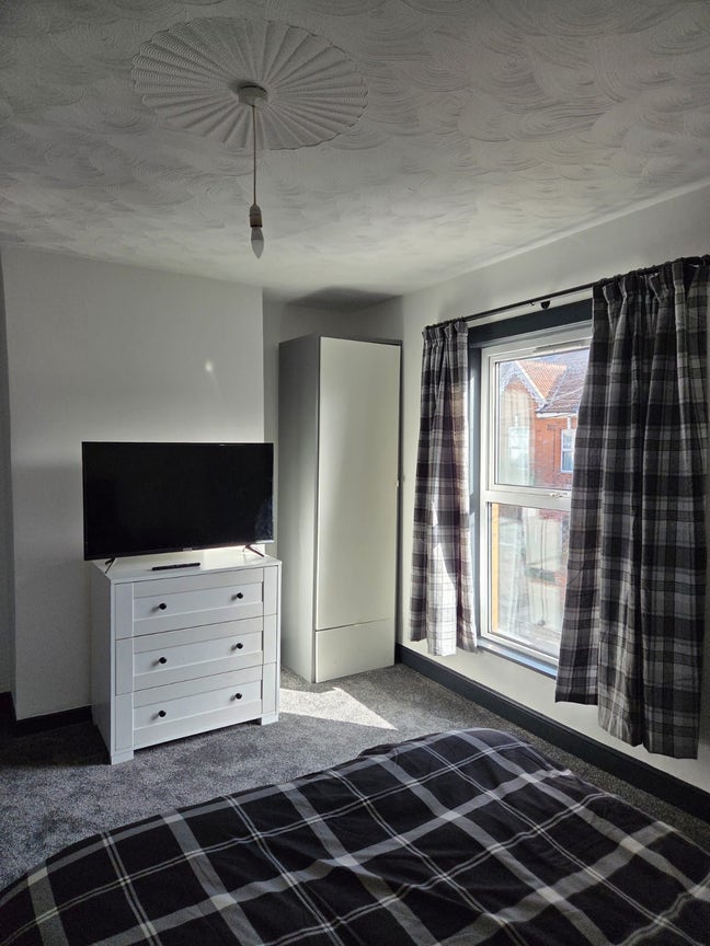 A large double room  Main Photo